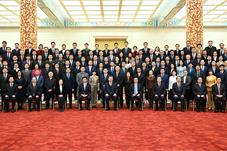 【要闻】习近平会见中华全国新闻工作者协会第十届理事会第一次会议暨中国新闻奖颁奖会代表