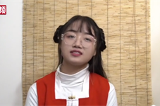 【文化】留法学生街头演奏“中国旋律”：音乐不分国界