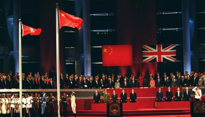 升国旗.png