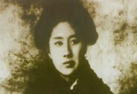 秋瑾02.png