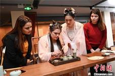 外国留学生在长春“触摸”宋文化：雅致古风让人着迷