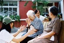 【健康】民营医疗“医养结合”18种模式，撬动10000亿规模的“康养”大产业