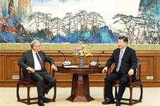 【新闻】习近平会见美国比尔及梅琳达·盖茨基金会联席主席比尔·盖茨