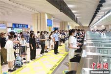 青茂口岸开通两周年 验放出入境旅客量位居全国前列