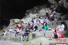 探访“世界寿乡”广西巴马：“候鸟”结伴南“飞”越冬热度不减