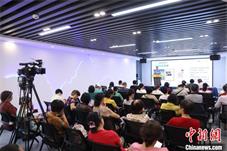 “家门口的长者学堂”：广州开设试点助力老年教育