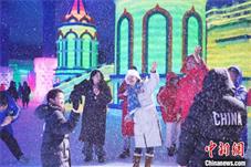 哈尔滨冰雪游叠加避暑游 暑期档“文旅票房”大卖