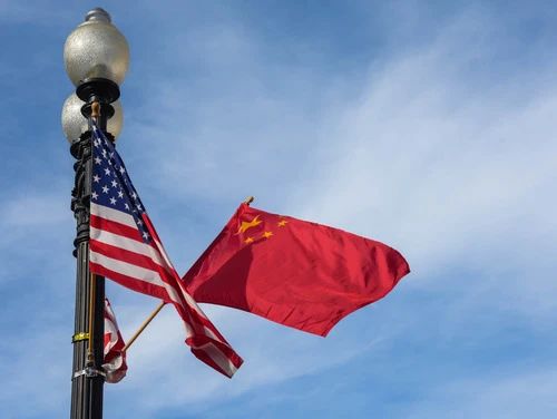 资料图片：中美国旗（新华社）.jpg