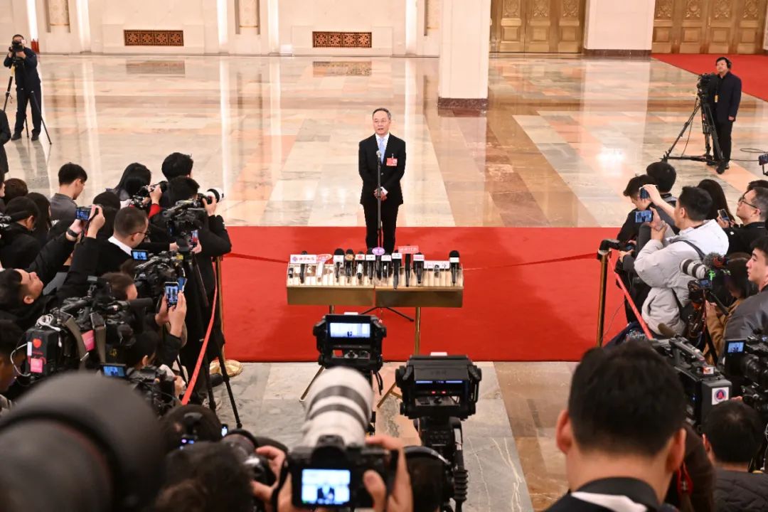 李.jpg