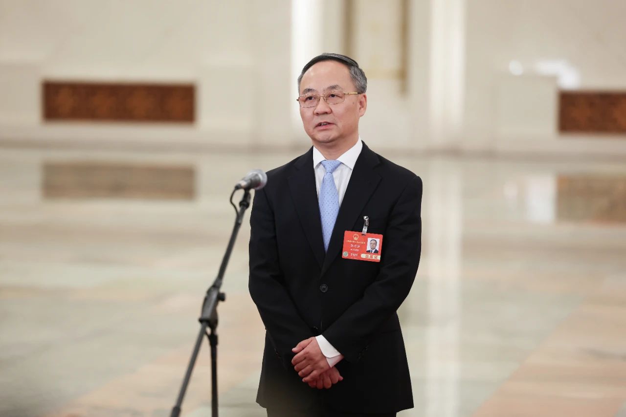 國家金融監督管理總局局長李雲澤回答記者提問。（中新社）.jpg