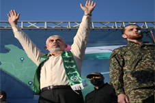 【华闻资讯】加沙战事两周年：特朗普称中东和平“近在咫尺”，美方拟推动历史性协议