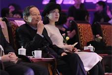 【新闻】杨振宁夫人翁帆发文：他交出了一份满意的答卷