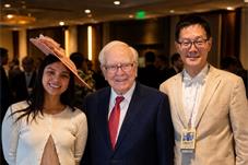 【华闻资讯】哈佛百年见证：世界教育巨擘 佩德罗独家接受美国华尔街卫视专访